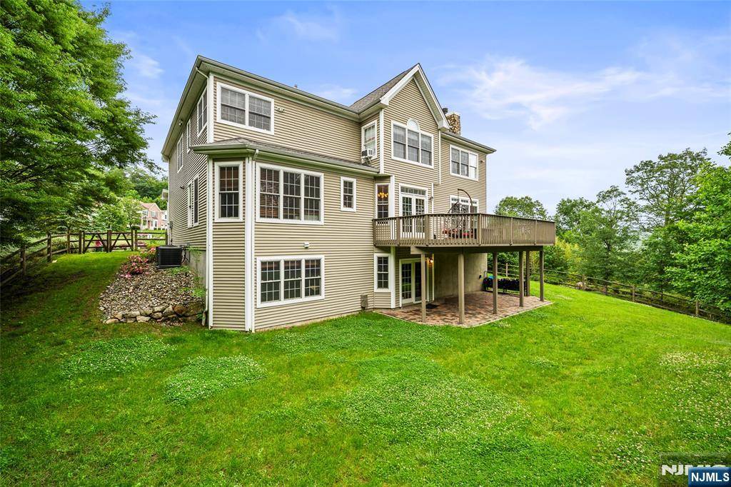 Oakland, NJ 07436,65 Overlook RDG