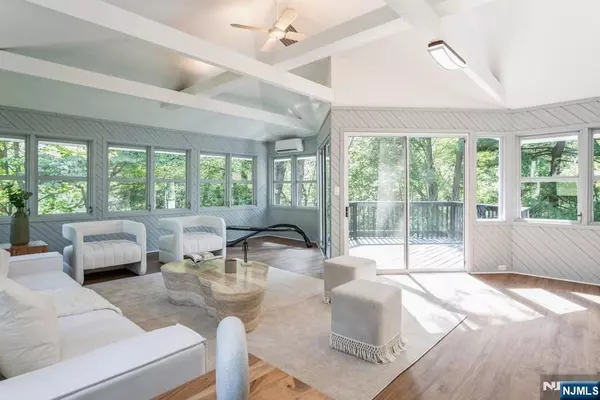 11 Maple AVE, Demarest, NJ 07627