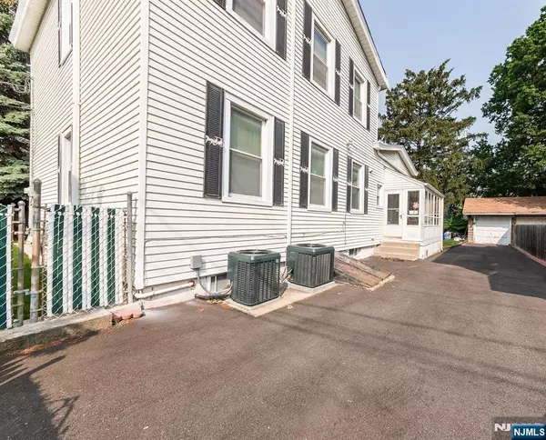 Carlstadt, NJ 07072,323 Hoboken RD