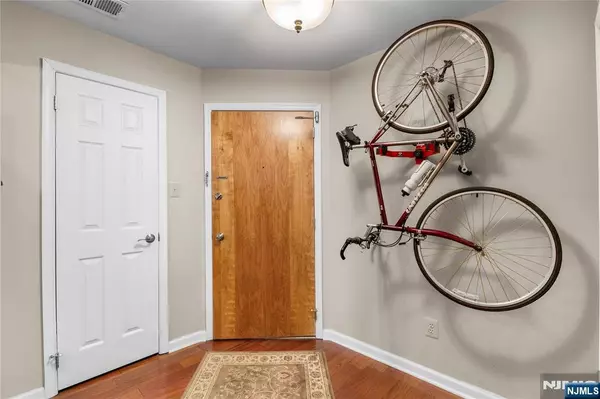 Clifton, NJ 07014,35 Spruce CT #116