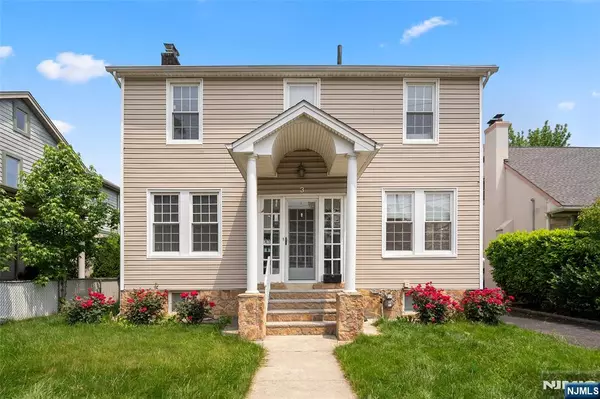Fort Lee, NJ 07024,3 Drury LN