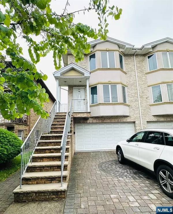 415 A 3rd ST, Palisades Park, NJ 07650