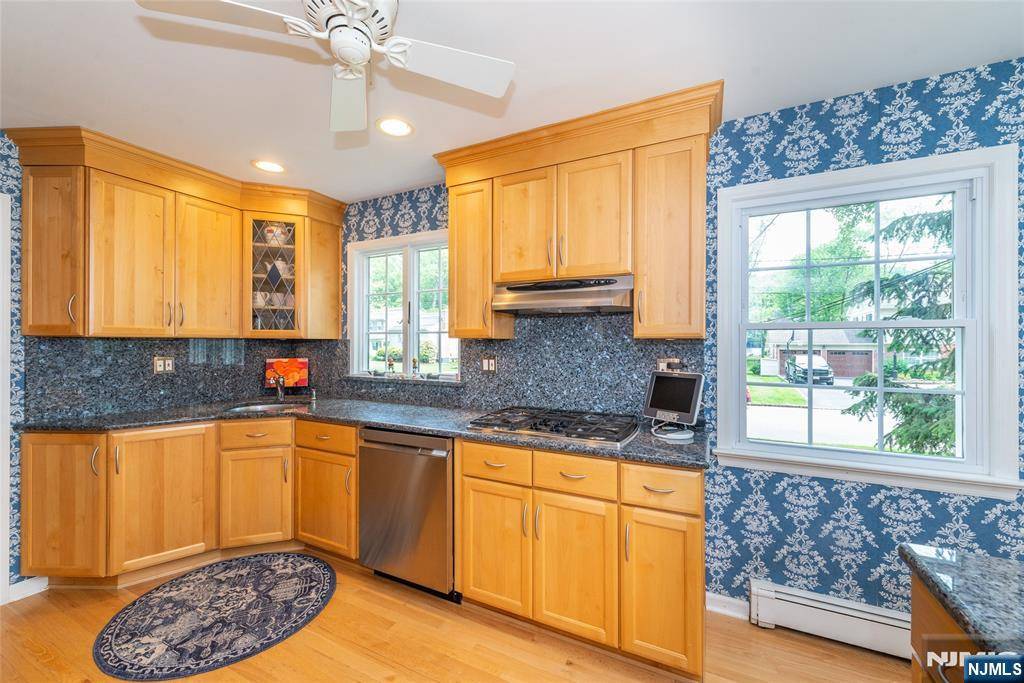 West Caldwell, NJ 07006,45 Cavell PL