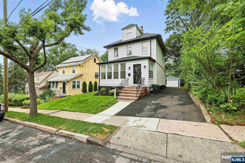 535 Center PL, Teaneck, NJ 07666
