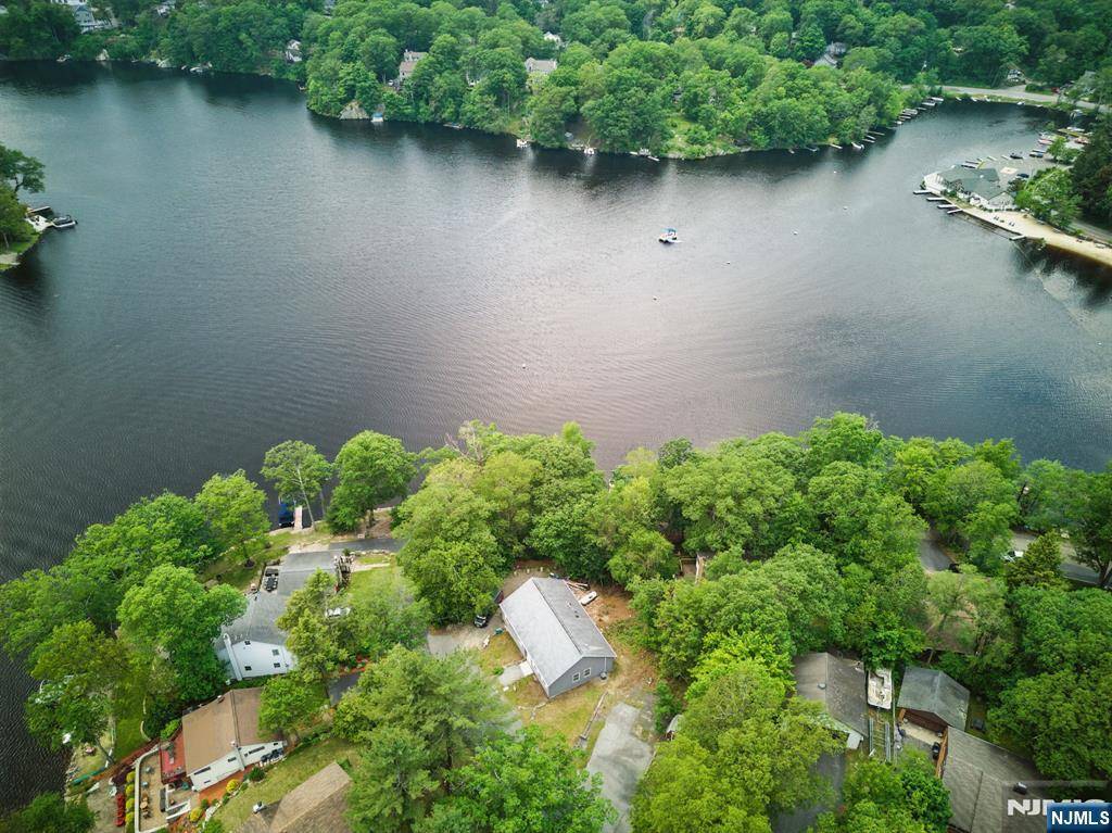 40 Upper Greenwood Lake RD, West Milford, NJ 07421