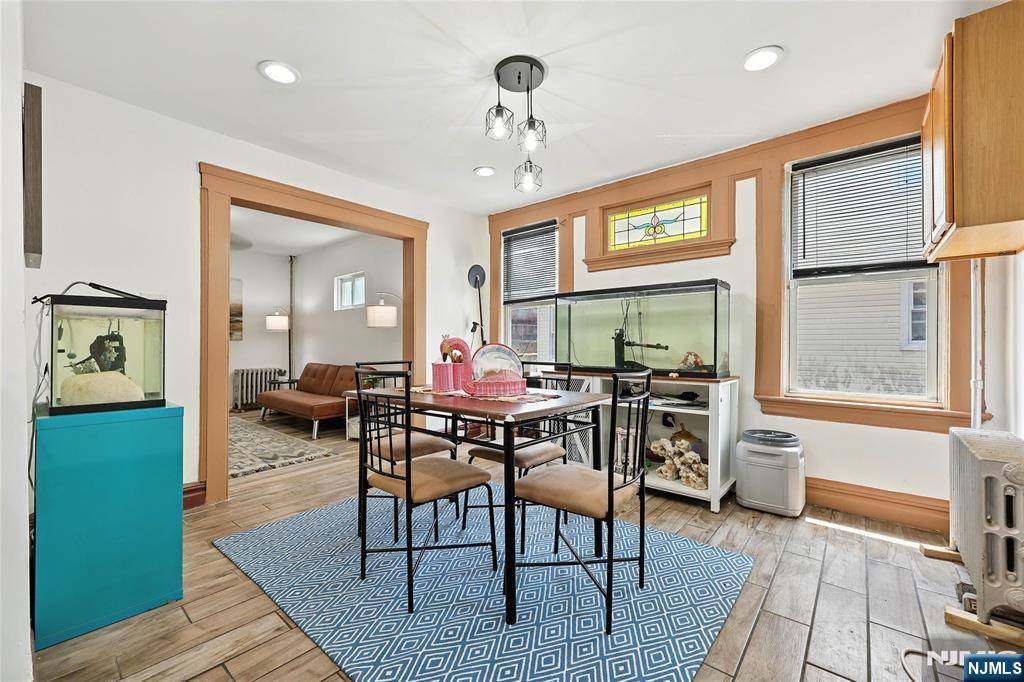 Irvington, NJ 07111,885 Stuyvesant AVE