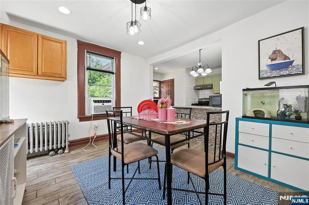 Irvington, NJ 07111,885 Stuyvesant AVE