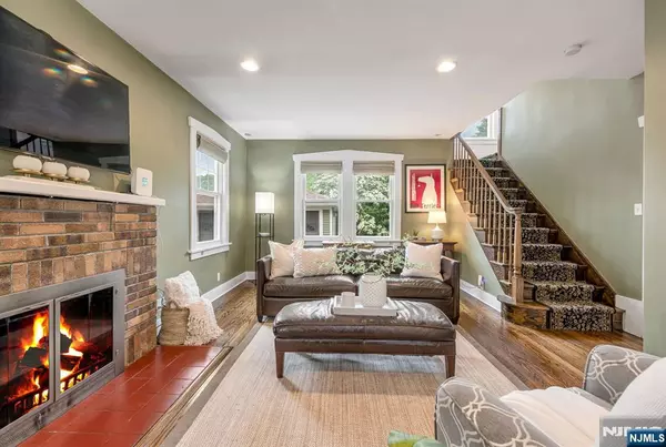 Glen Rock, NJ 07452,17 Warren PL