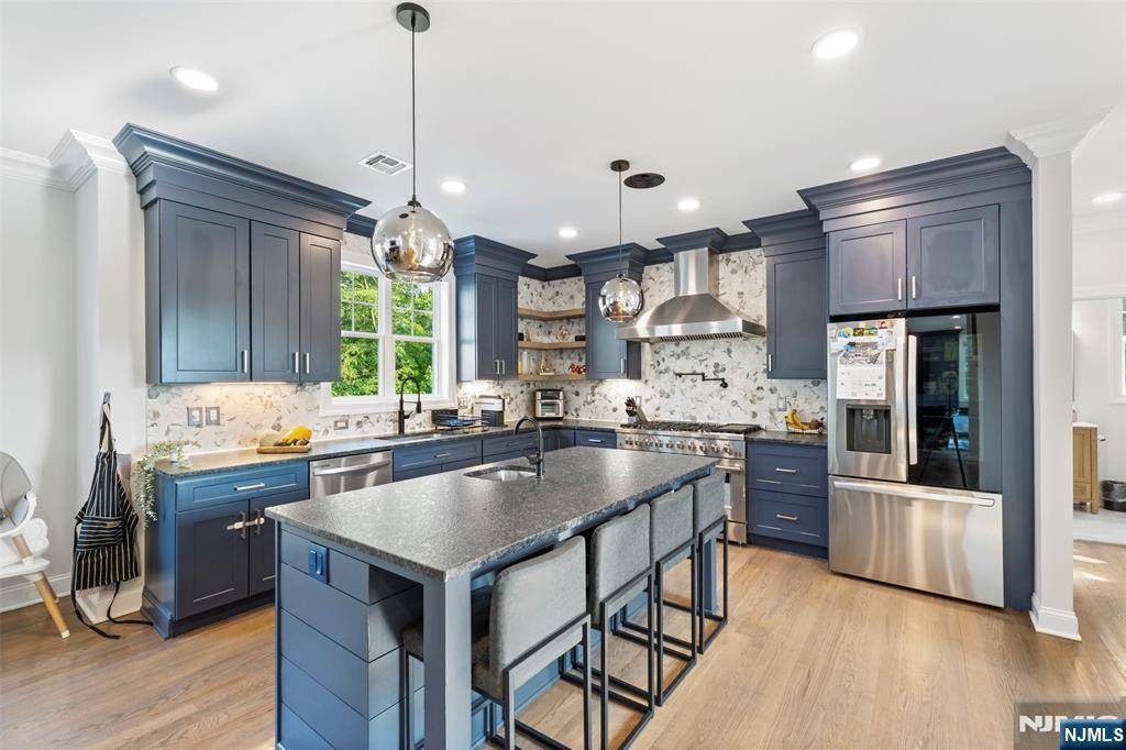 13 Williams TRL, Hopatcong, NJ 07843