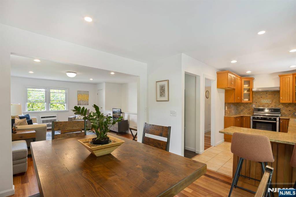 Montclair, NJ 07043,470 Valley RD #7A