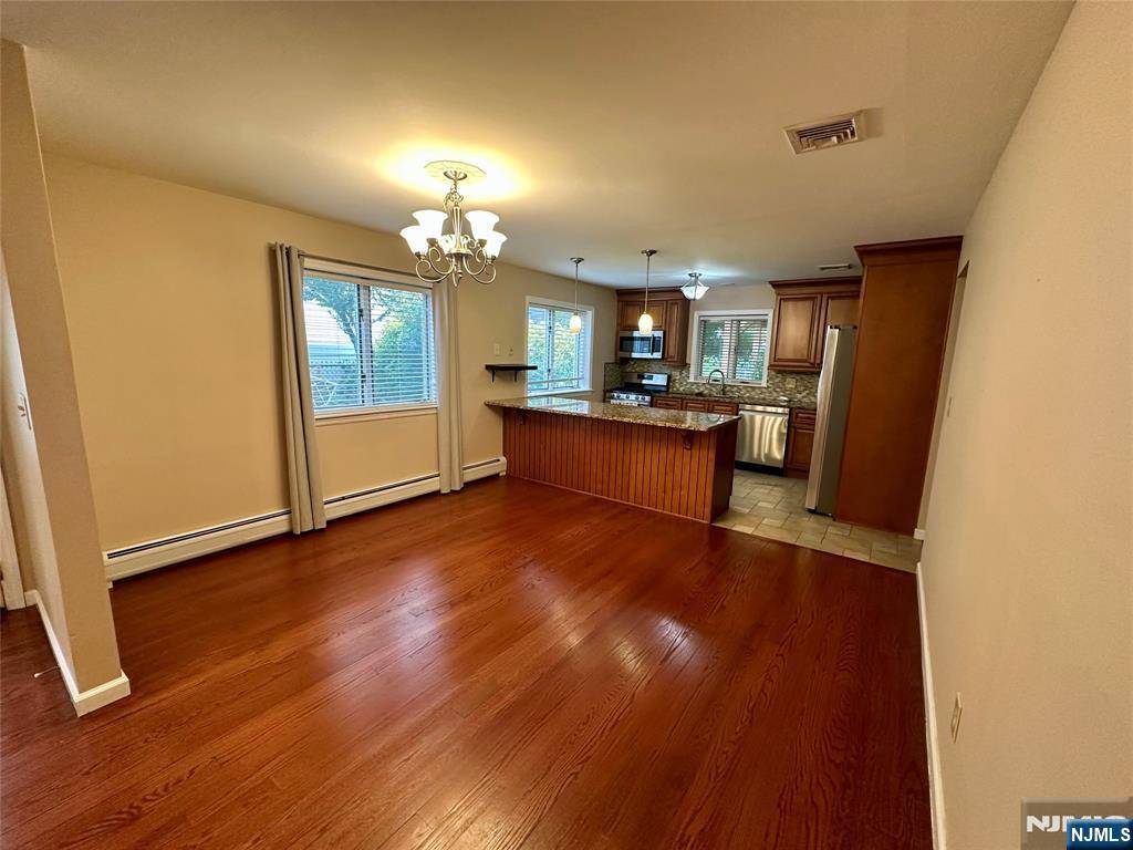 Little Ferry, NJ 07643,67 Frederick ST #1