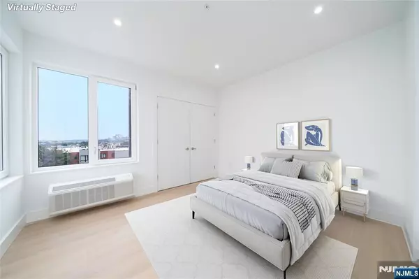 North Bergen, NJ 07047,3309 Liberty AVE #401