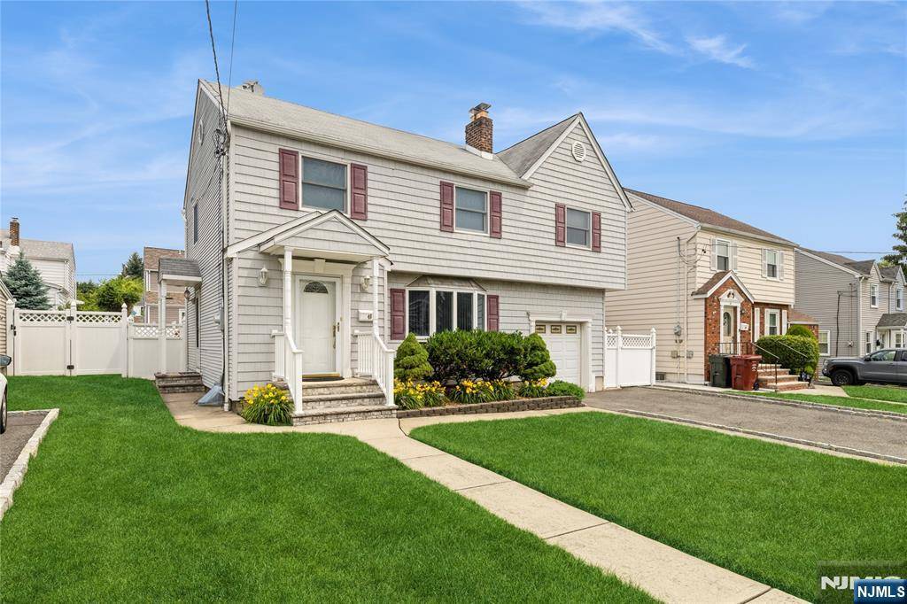 Nutley, NJ 07110,48 Highfield LN