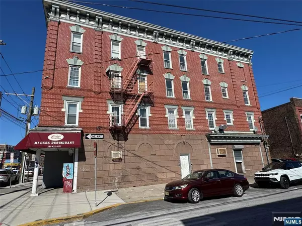 372 Communipaw AVE #4, Jersey City, NJ 07304