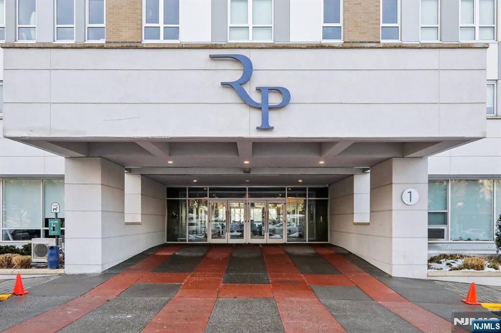 Fort Lee, NJ 07024,1 Executive DR #219