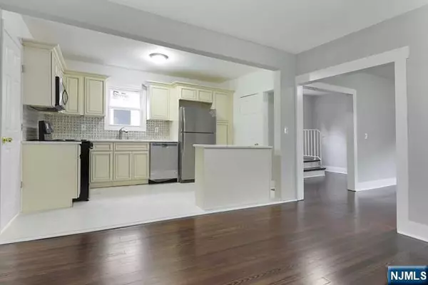 Rutherford, NJ 07070,114 Daniel AVE