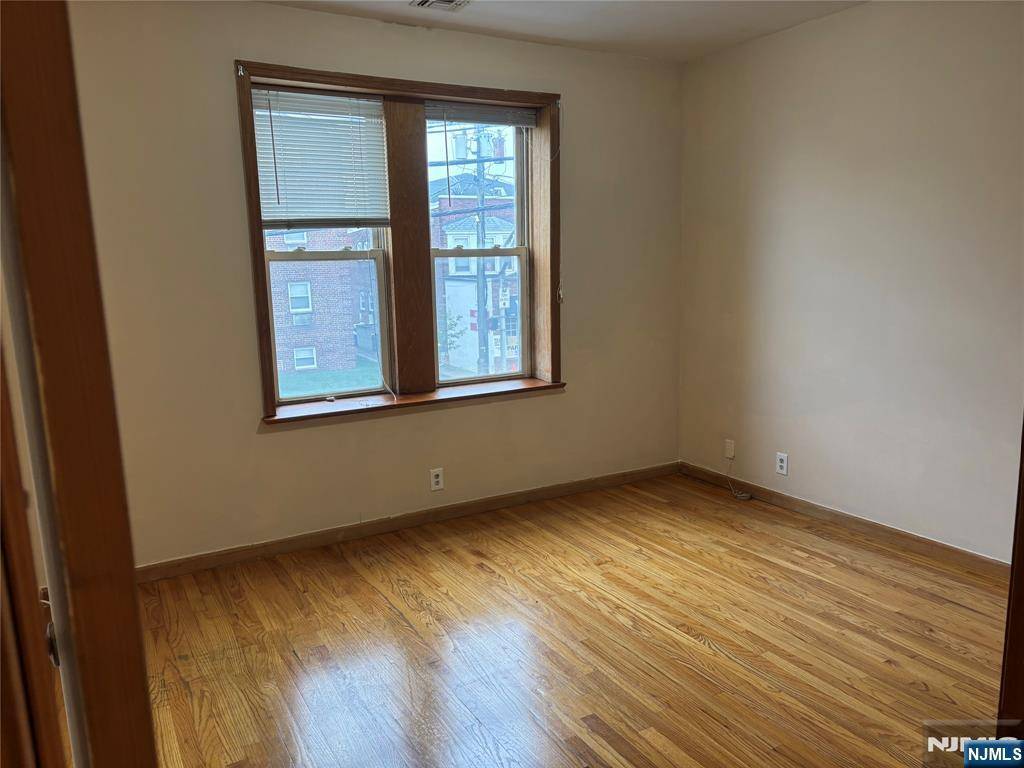 North Arlington, NJ 07031,121-123 Ridge RD #3