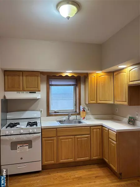 121-123 Ridge RD #3, North Arlington, NJ 07031