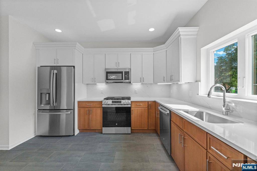 Roselle, NJ 07203,817 Spruce