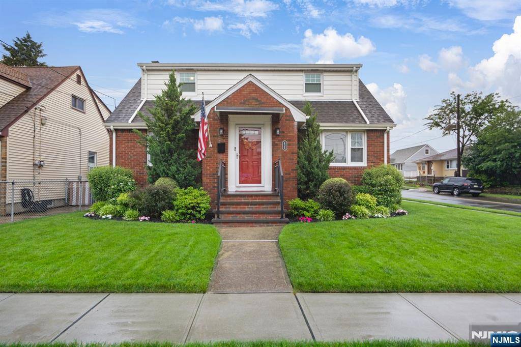 428 Van Bussum AVE, Garfield, NJ 07026