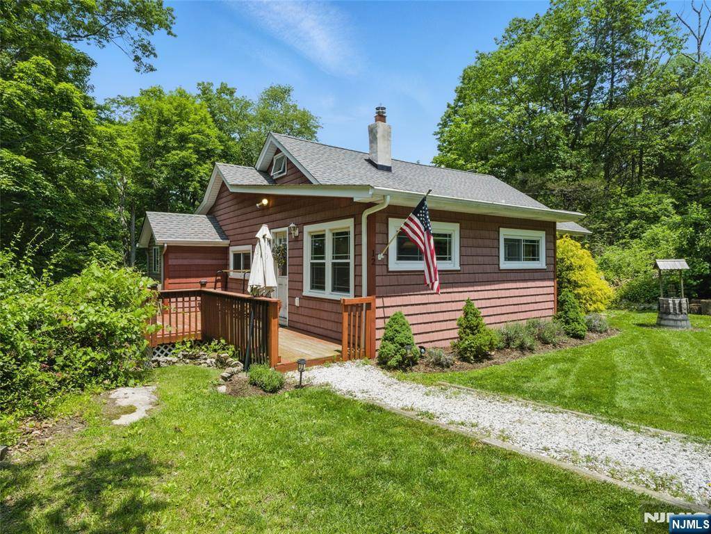 12 Afterglow RD, Sparta, NJ 07871