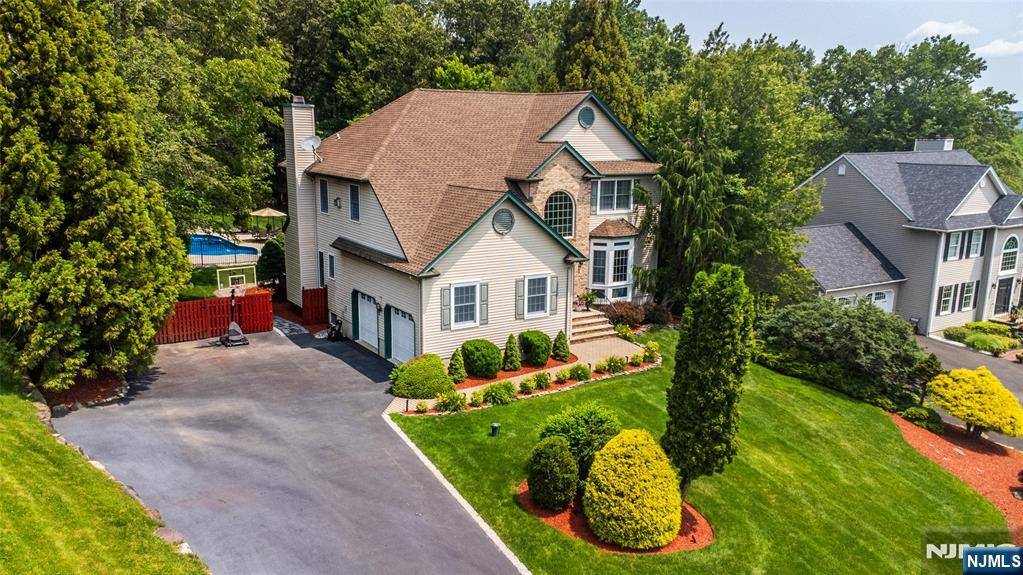 Bloomingdale, NJ 07403,6 Anna Rose CT