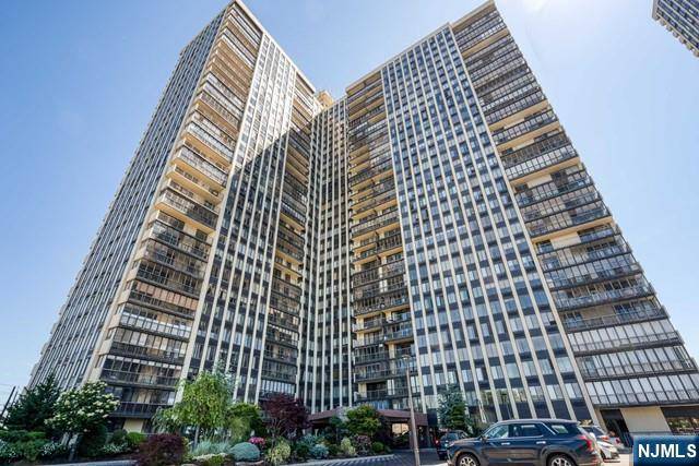 300 Winston DR #2510, Cliffside Park, NJ 07010