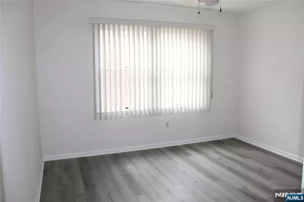 East Rutherford, NJ 07073,267 Paterson AVE #2