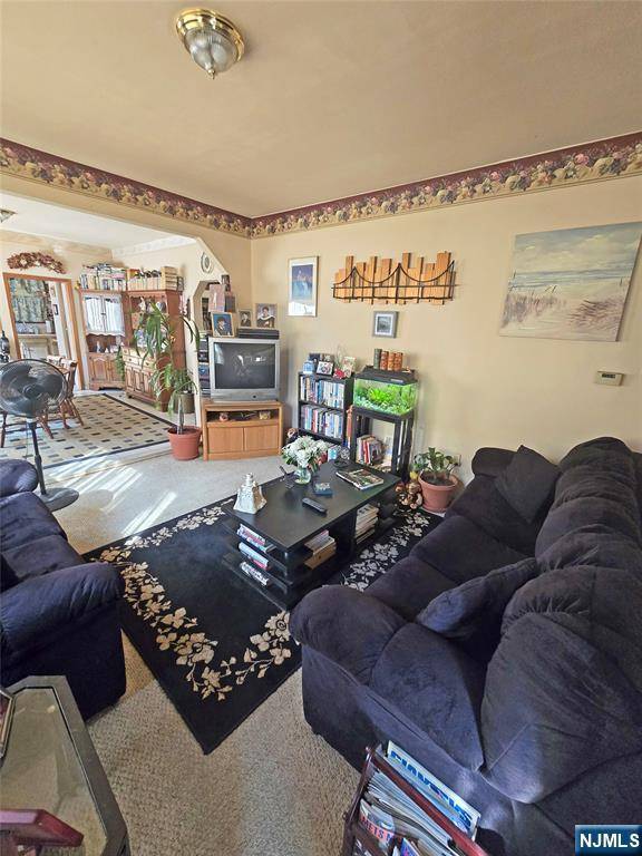 Lyndhurst, NJ 07071,607 Lake AVE