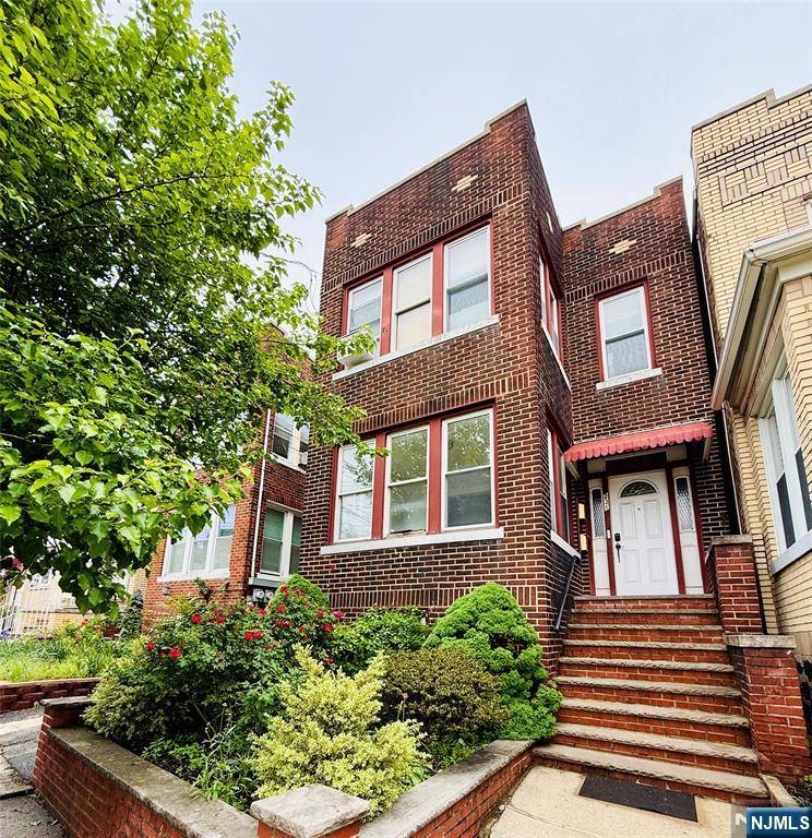 231 Day AVE #1, Cliffside Park, NJ 07010