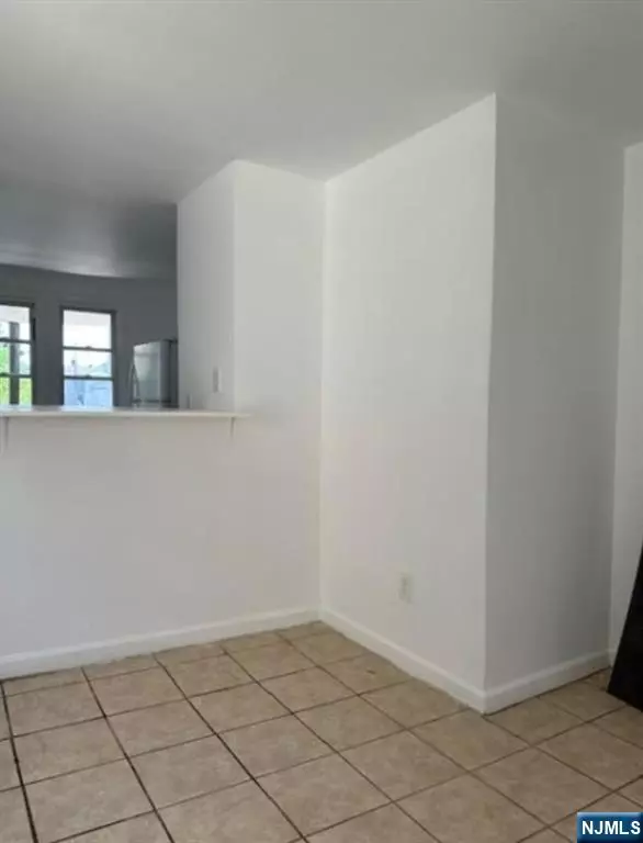 Paterson, NJ 07524,101 Butler ST #2