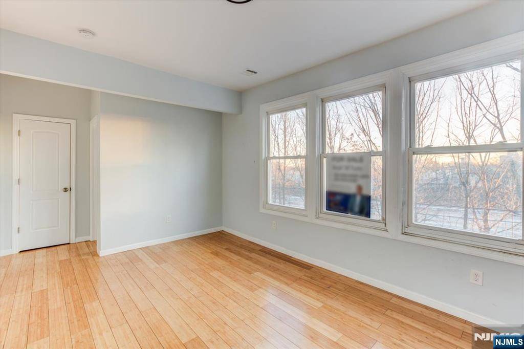 Newark, NJ 07112,15 Fessenden PL #1