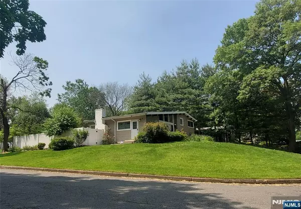 Englewood, NJ 07631,167 Belmont ST