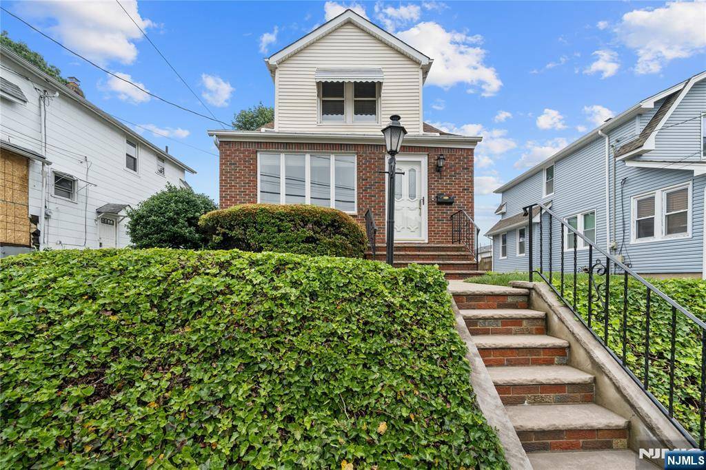 Nutley, NJ 07110,284 Harrison ST