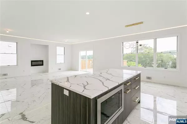 Mahwah, NJ 07430,17 Mountain AVE
