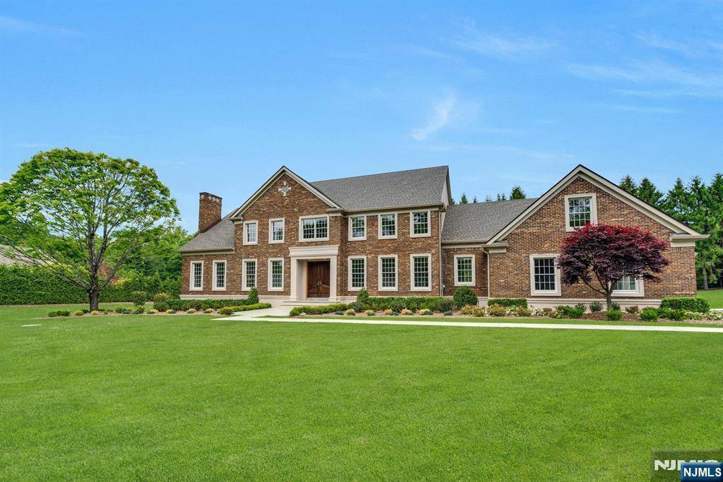 333 Mill RD, Saddle River, NJ 07458