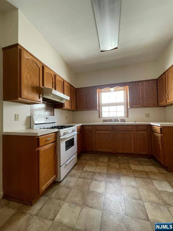 301 N 12th ST #2L, Newark, NJ 07107