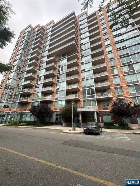 316 Hudson PARK #316, Edgewater, NJ 07020