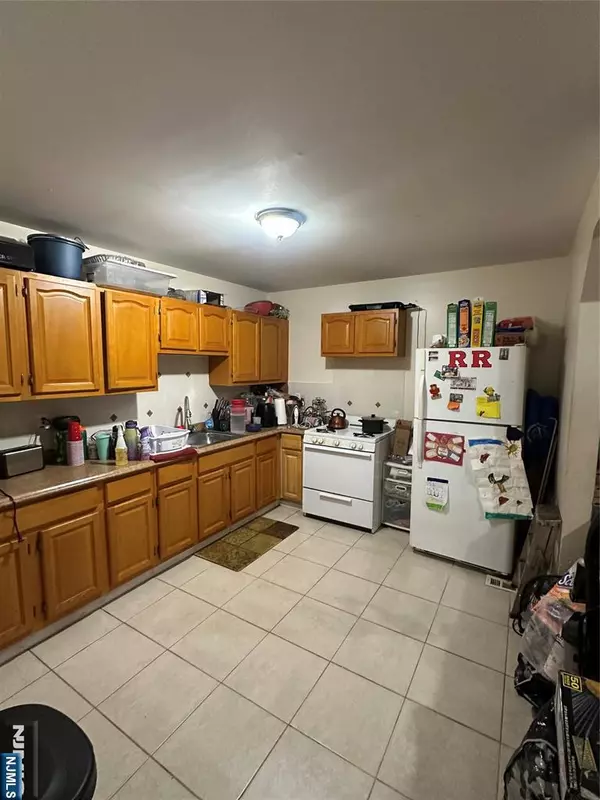 Newark, NJ 07103,348 13th AVE