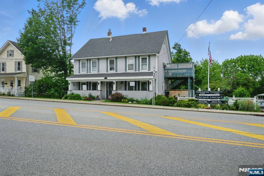 Hamburg, NJ 07419,11 Vernon AVE #1