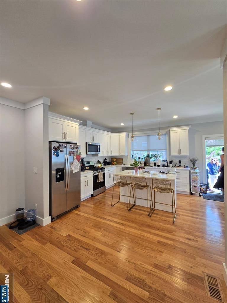 Tenafly, NJ 07670,104 Franklin ST