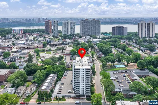 Fort Lee, NJ 07024,1600 Center AVE #9C