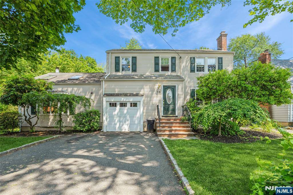 18 Mitchell AVE, Roseland, NJ 07068