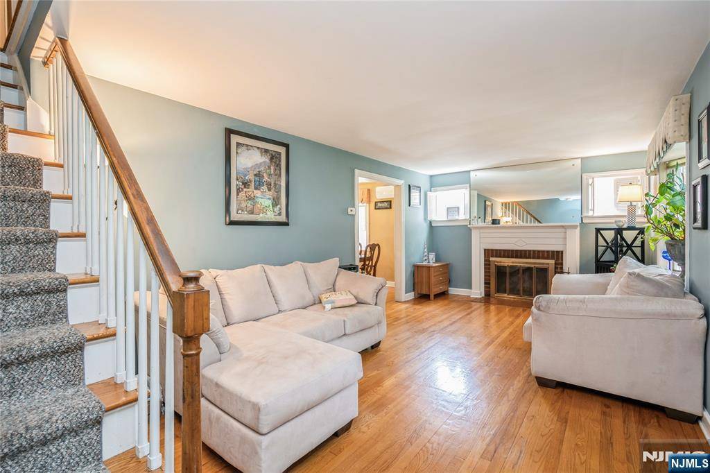 Roseland, NJ 07068,18 Mitchell AVE