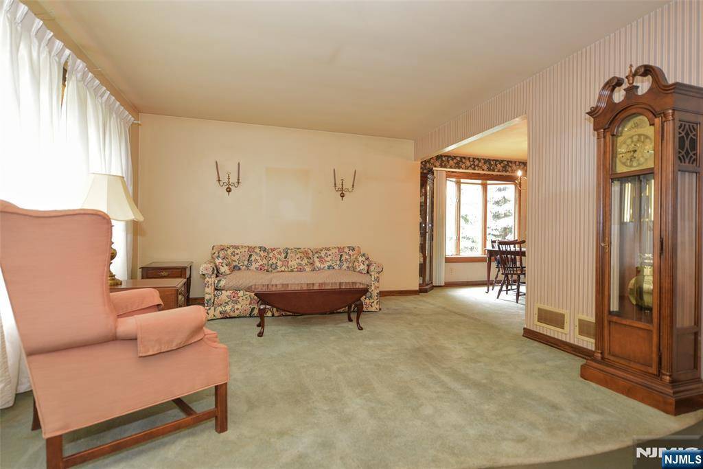Waldwick, NJ 07463,29 Lotus LN