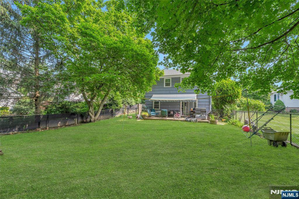 Cresskill, NJ 07626,106 Hillside AVE