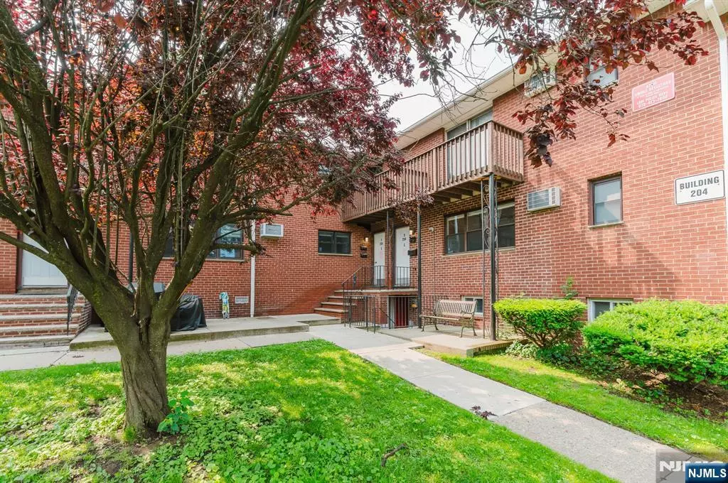 Lodi, NJ 07644,204 Terhune AVE #F