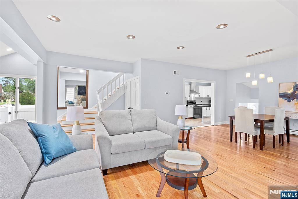 237 Elm AVE, Teaneck, NJ 07666