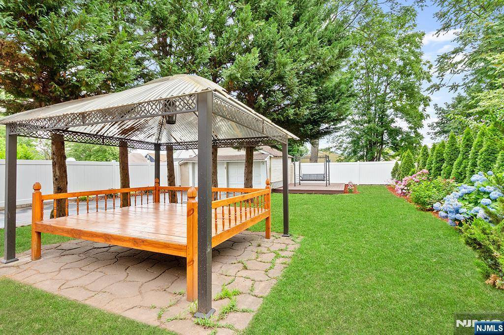 Teaneck, NJ 07666,237 Elm AVE