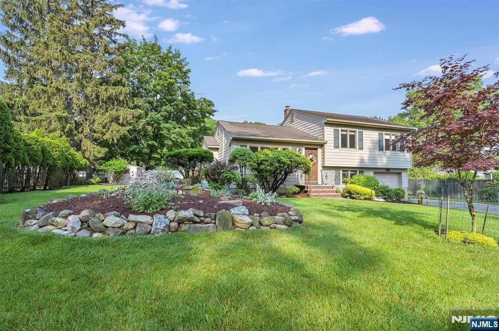 Montvale, NJ 07645,16 Murray RD